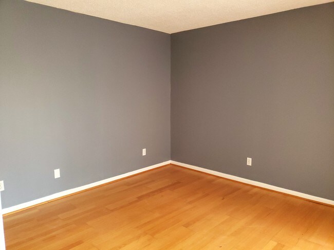 Building Photo - 1440 N Lawnwood Cir