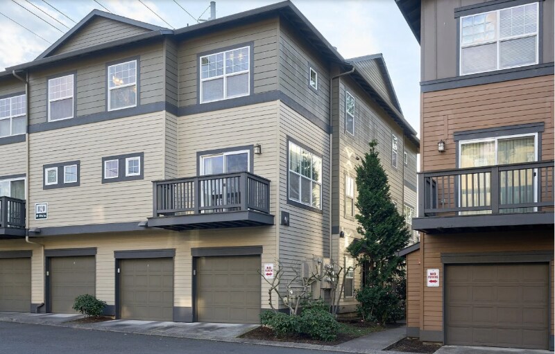 Building Photo - 1130 SW 170th Ave