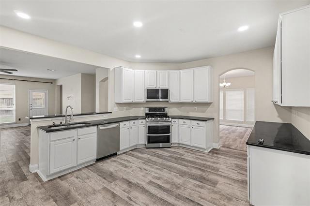 Building Photo - 9997 Knob Hollow Way