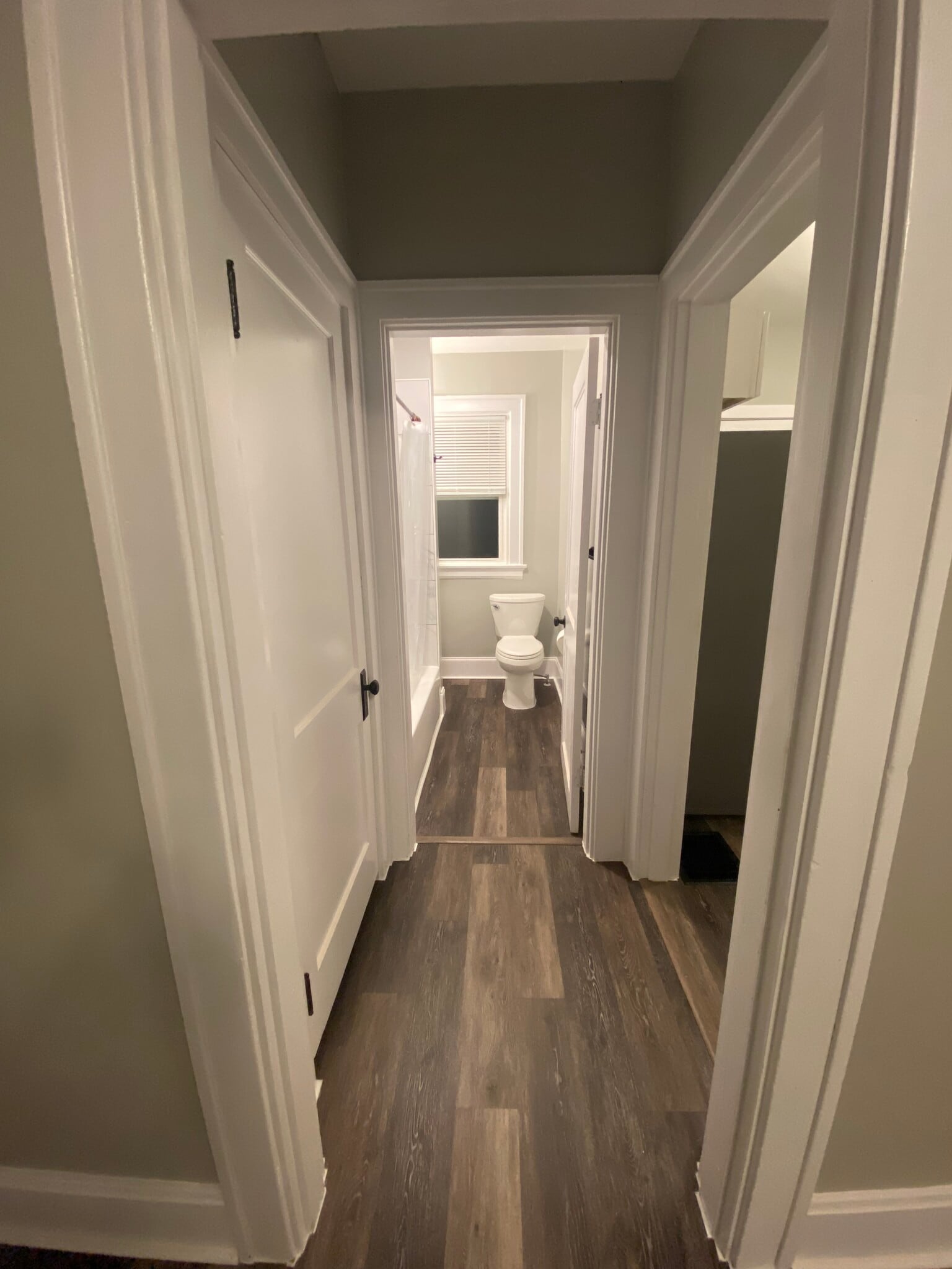 Building Photo - 2112 Cathedral Ave