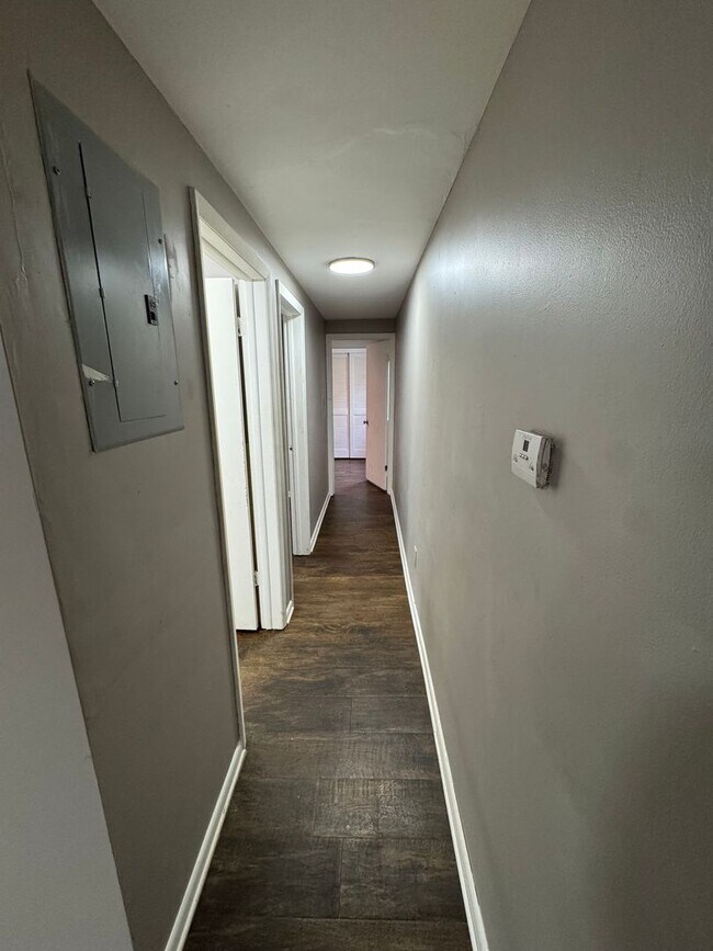 Building Photo - 542 5th Ave