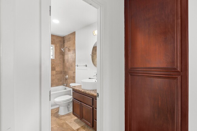 Building Photo - 725 Washington Heights Rd