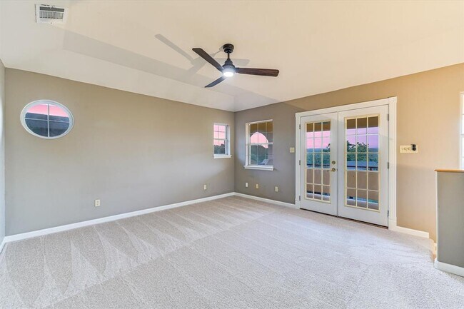 Building Photo - 2405 Bahama Rd