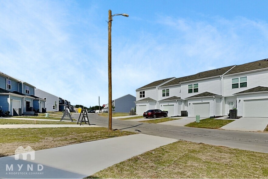 Building Photo - 3042 Fulong Dr