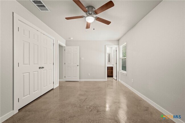 Building Photo - 1415 Shoshoni Trail