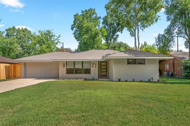 Building Photo - 9606 Pine Lake Dr