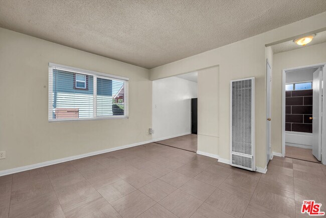 Primary Photo - 3610 Percy St
