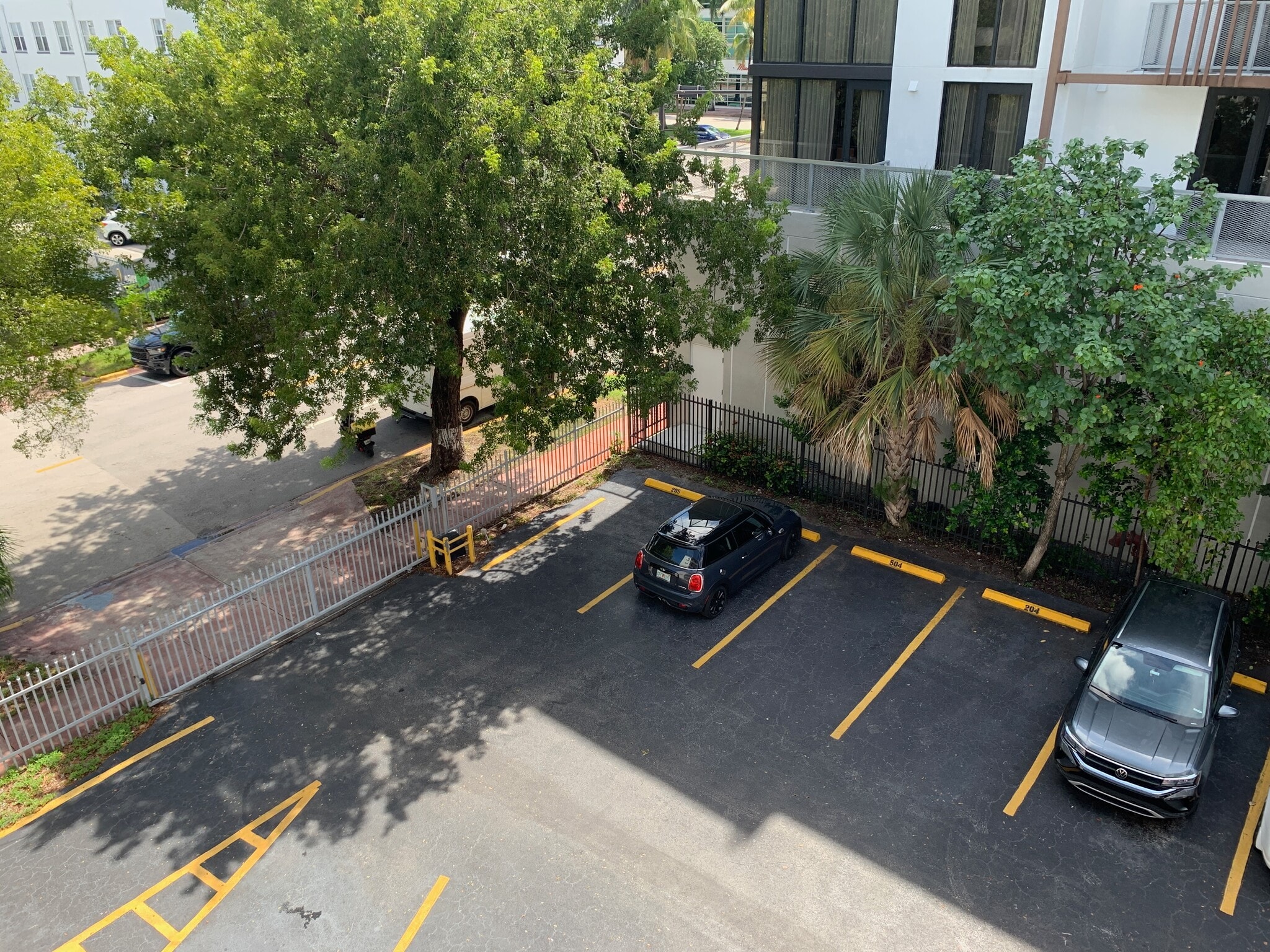 Building Photo - 528 Meridian Ave