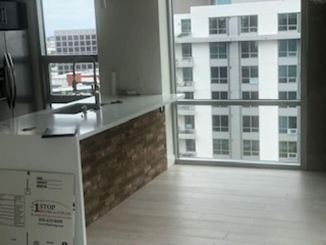 Building Photo - East Village 13th floor condo with panoramic views