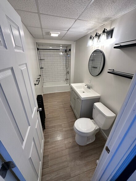 Building Photo - 62 Lakewood St