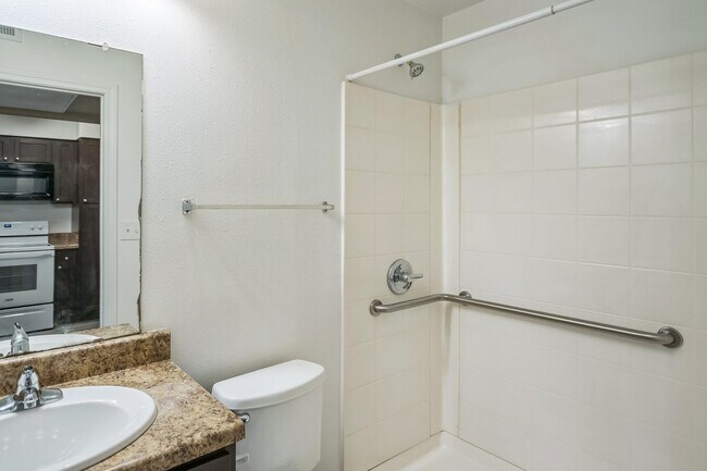 Building Photo - Summit at Pine Lake