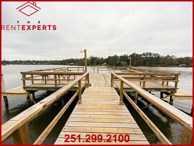 Building Photo - 232 Riverbend Dr