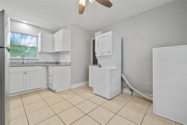 Building Photo - 917 30th Ave N