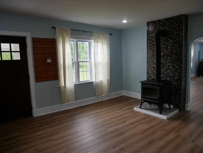 Building Photo - 208 Vineyard Rd