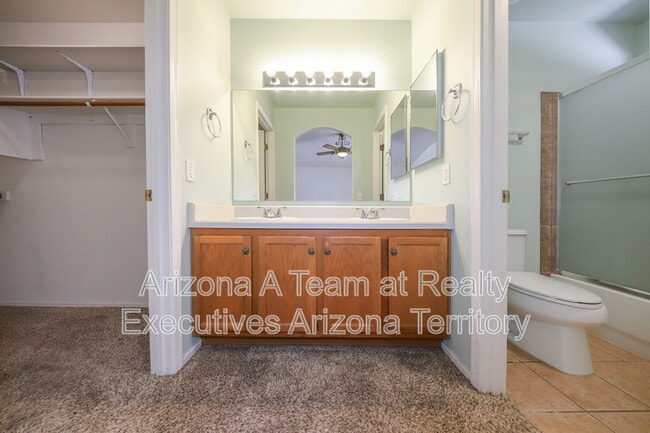Building Photo - 8070 N Wild Aster Way
