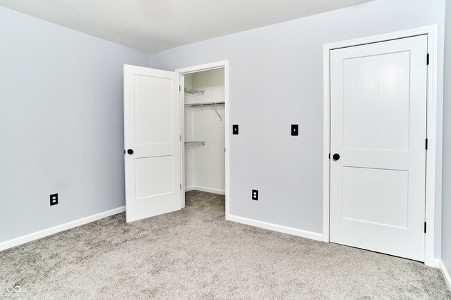 Building Photo - 730 N East St