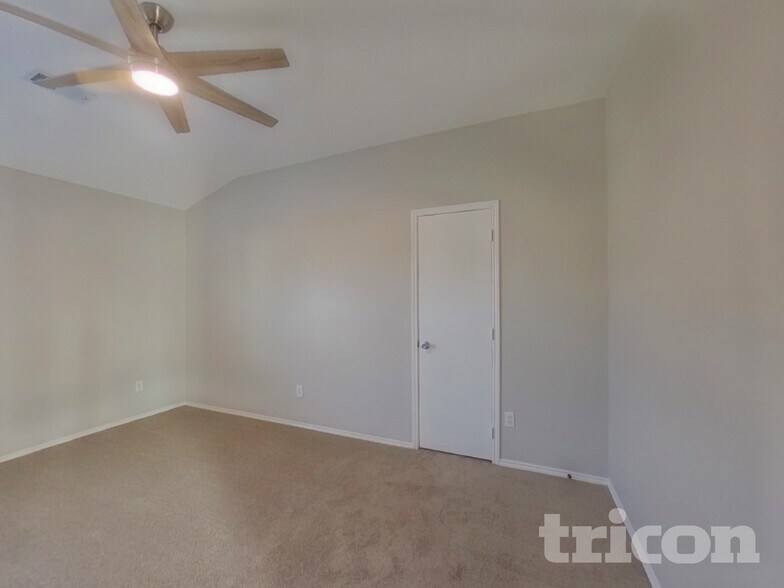 Building Photo - 5825 Show Master Ln