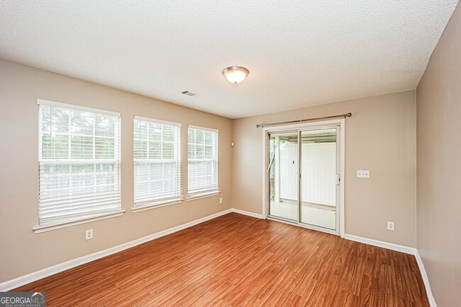 Building Photo - 6116 Hickory Ln Dr