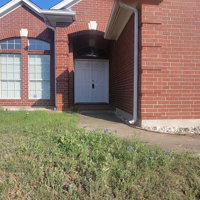 Building Photo - 10501 Hill Country Skyline