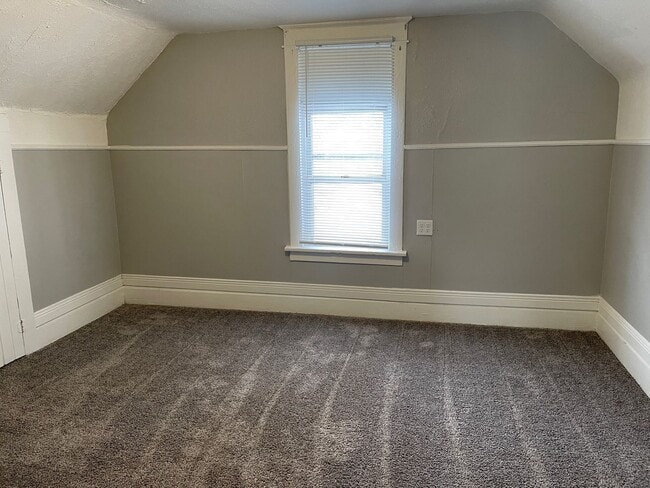 Building Photo - Comfortable 2-Bedroom Silvis Home!