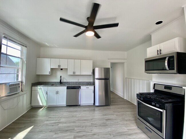 Building Photo - 2314 Victor St