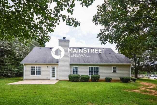 Building Photo - 4 Bedroom Pet-Friendly Home in Covington, GA with Main Street Renewal