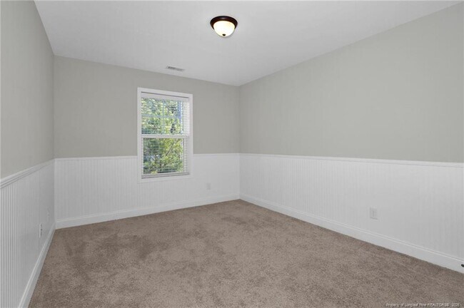 Building Photo - 110 Pinecrest Dr