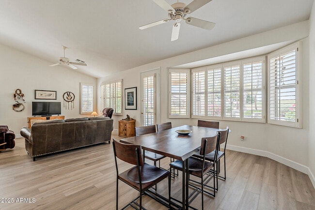 Building Photo - 18048 W Fairway Dr