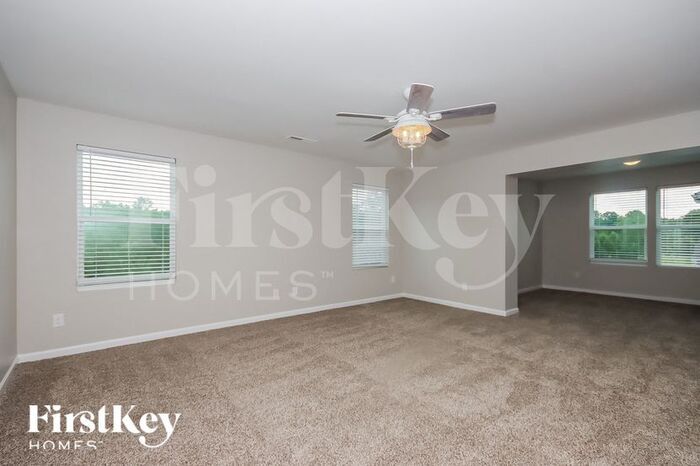 Building Photo - 155 Parkmont Dr