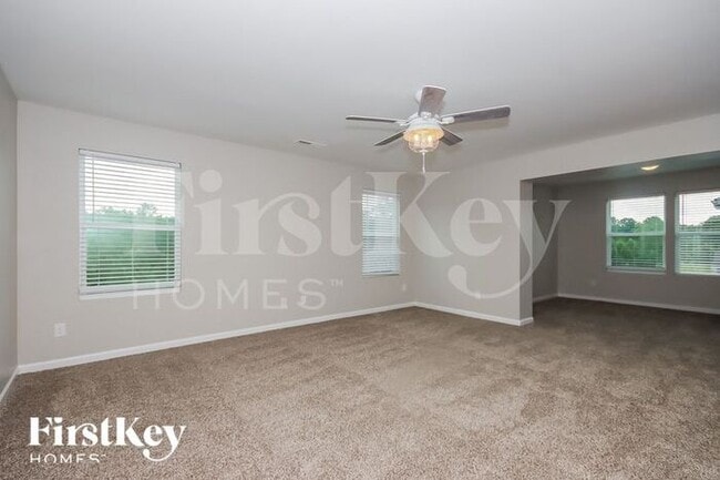 Building Photo - 155 Parkmont Dr