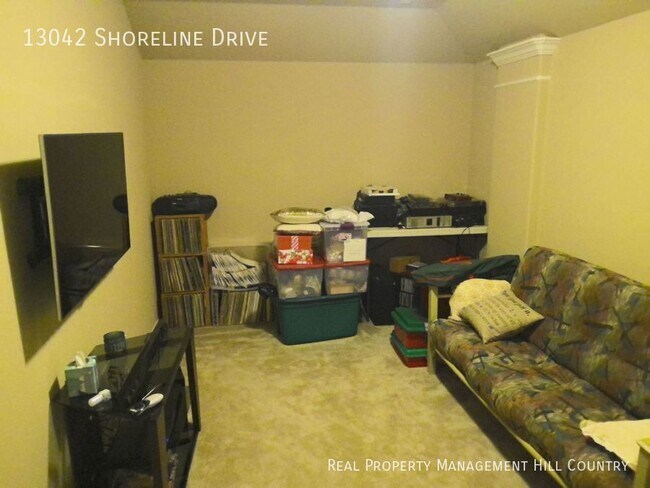 Building Photo - 13042 Shoreline Dr