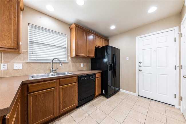 Building Photo - 438 Blackman Tr