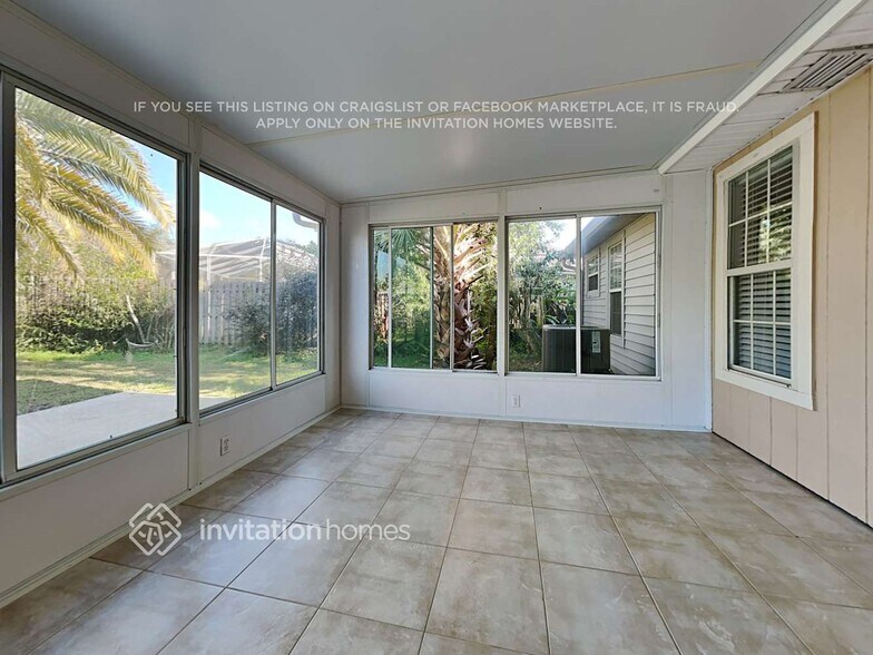 Building Photo - 3271 Glendyne Dr W