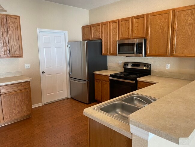 Kitchen - 12426 NE 52nd Loop