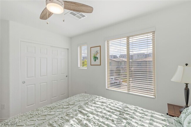 Building Photo - 976 Bluebell Brook St