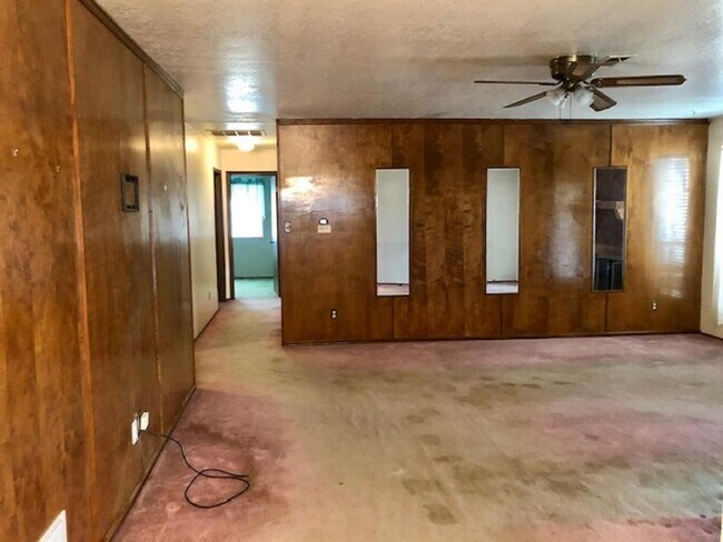 Building Photo - 112 Forestwood Dr