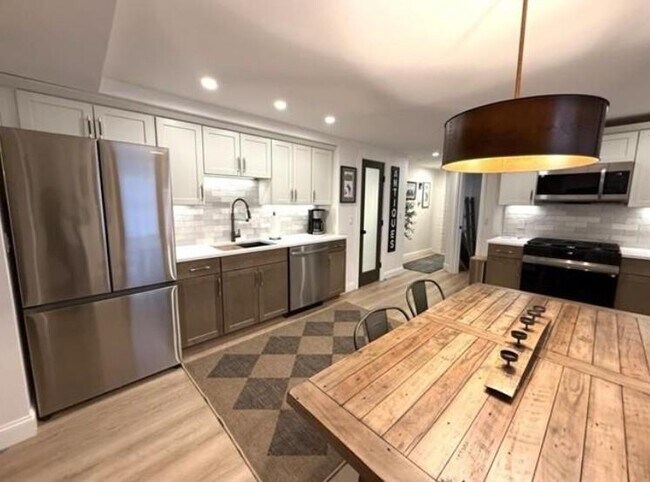 Building Photo - 2895 White Mountain Hwy