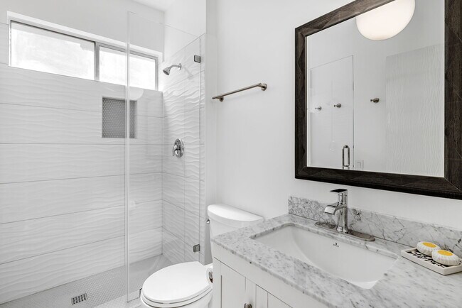 Upstairs bathroom 2 - 464 28th St