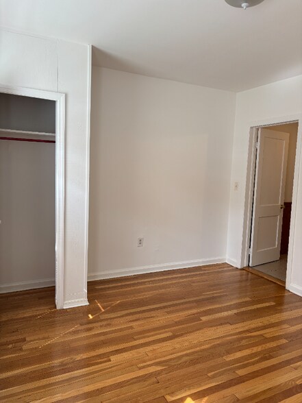 Building Photo - 240 Sommerville Pl