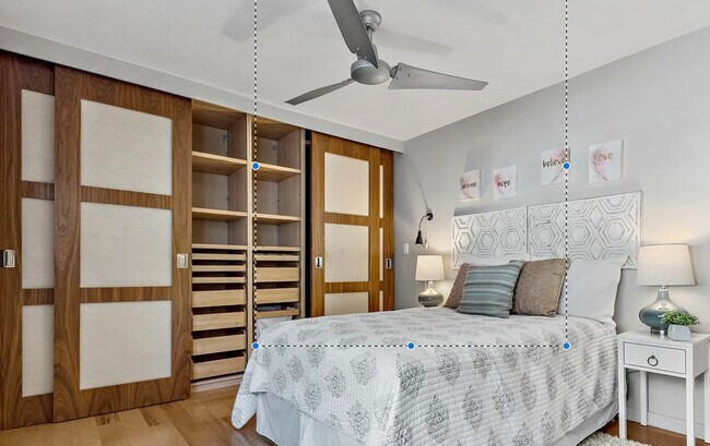 Building Photo - 419 W Briar Pl