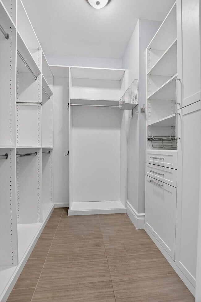 Building Photo - 200 NW 10th St