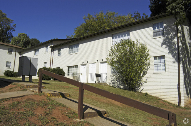 Building Photo - Dargan Gardens