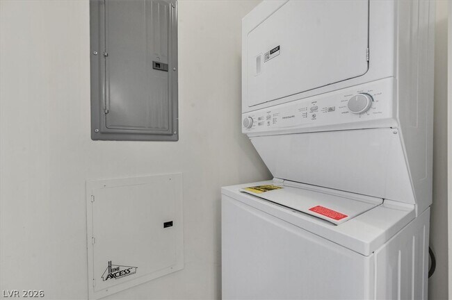 Building Photo - 200 W Sahara Ave