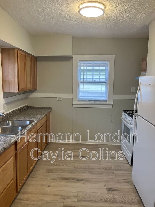 Building Photo - 135 Hereford Ave