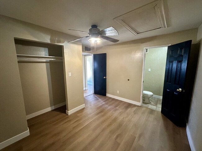 Building Photo - 372 W Northern Ave