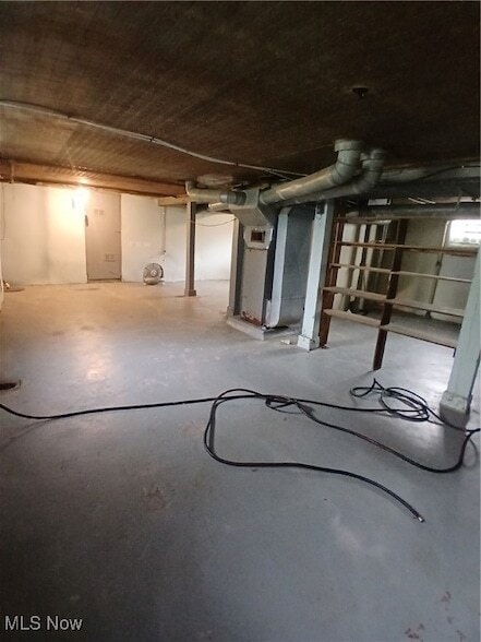 Building Photo - 711 Anoka Ln