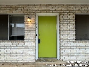 Building Photo - 311 E San Antonio Ave