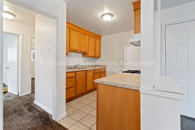 Building Photo - 370 E Sherman Ave