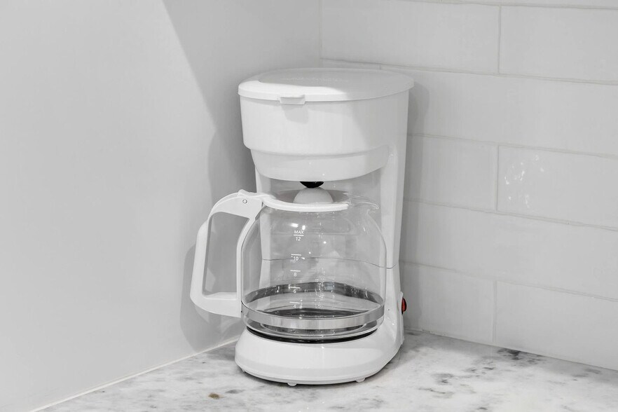 Building Photo - 1906 W Cherry St