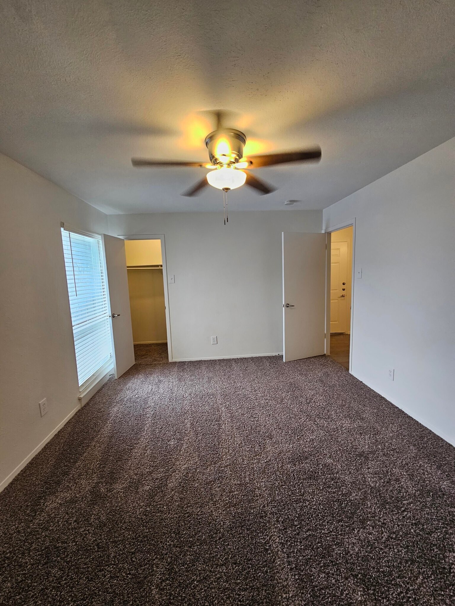 Building Photo - 8225 Calmont Ave